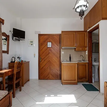 Lucy Gazde/Camere de închiriat Pánormos